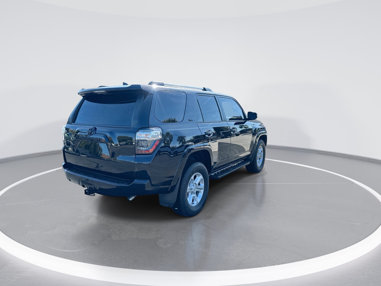 Used 2024 Toyota 4Runner SR5 Premium w/ Moonroof Package AWD/4WD image 9