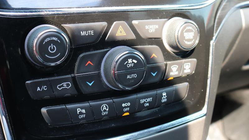 Used 2020 Jeep Grand Cherokee Limited w/ Luxury Group II AWD/4WD image 14