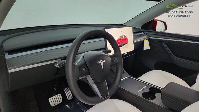 Used 2025 Tesla Model Y Performance AWD/4WD image 18