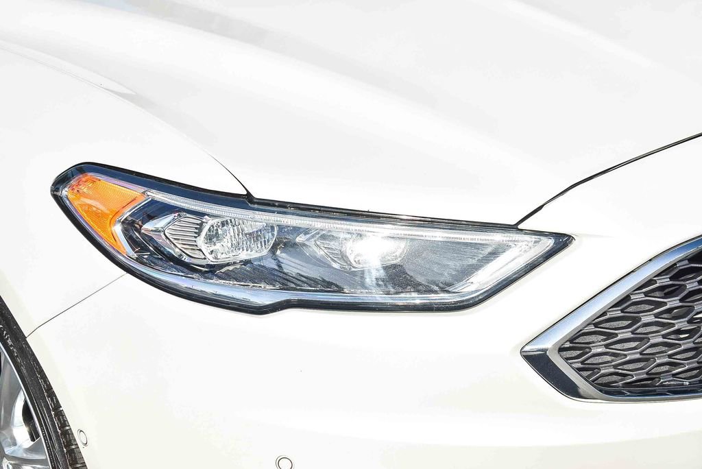 Used 2017 Ford Fusion Platinum image 8