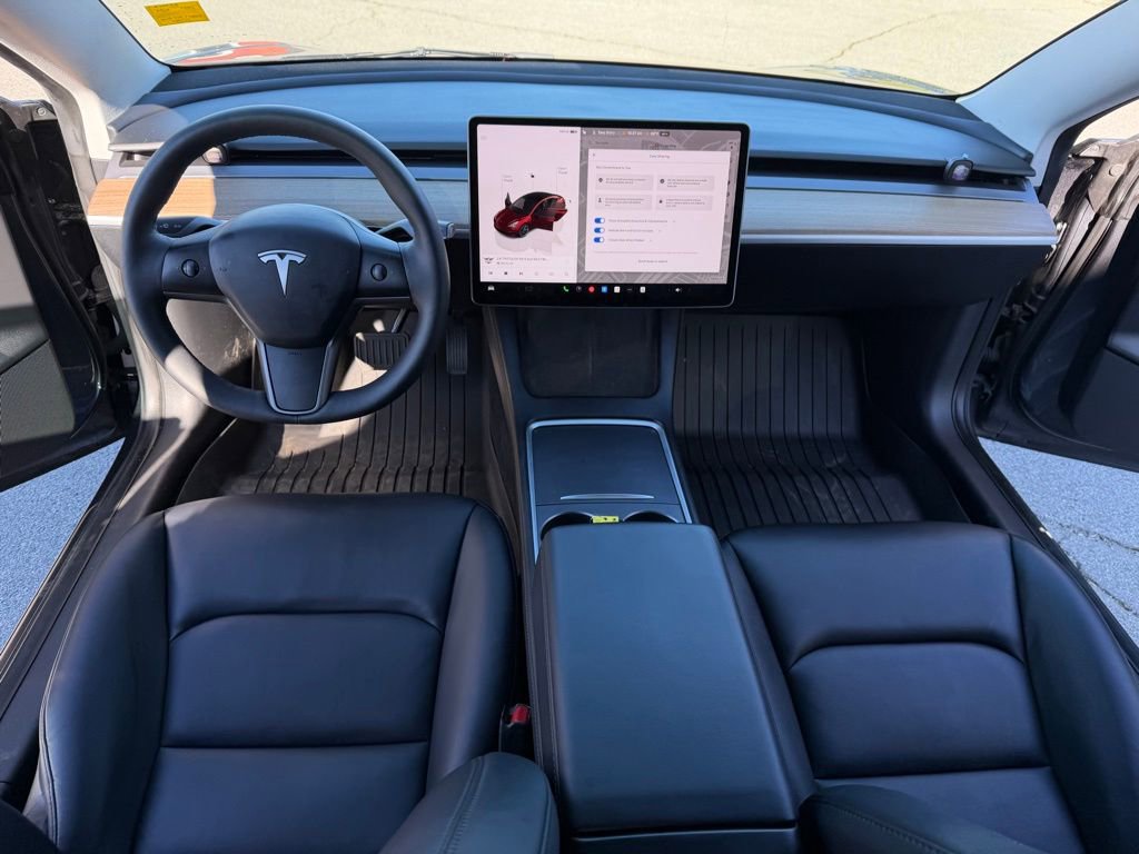Used 2023 Tesla Model 3 Standard Range image 11