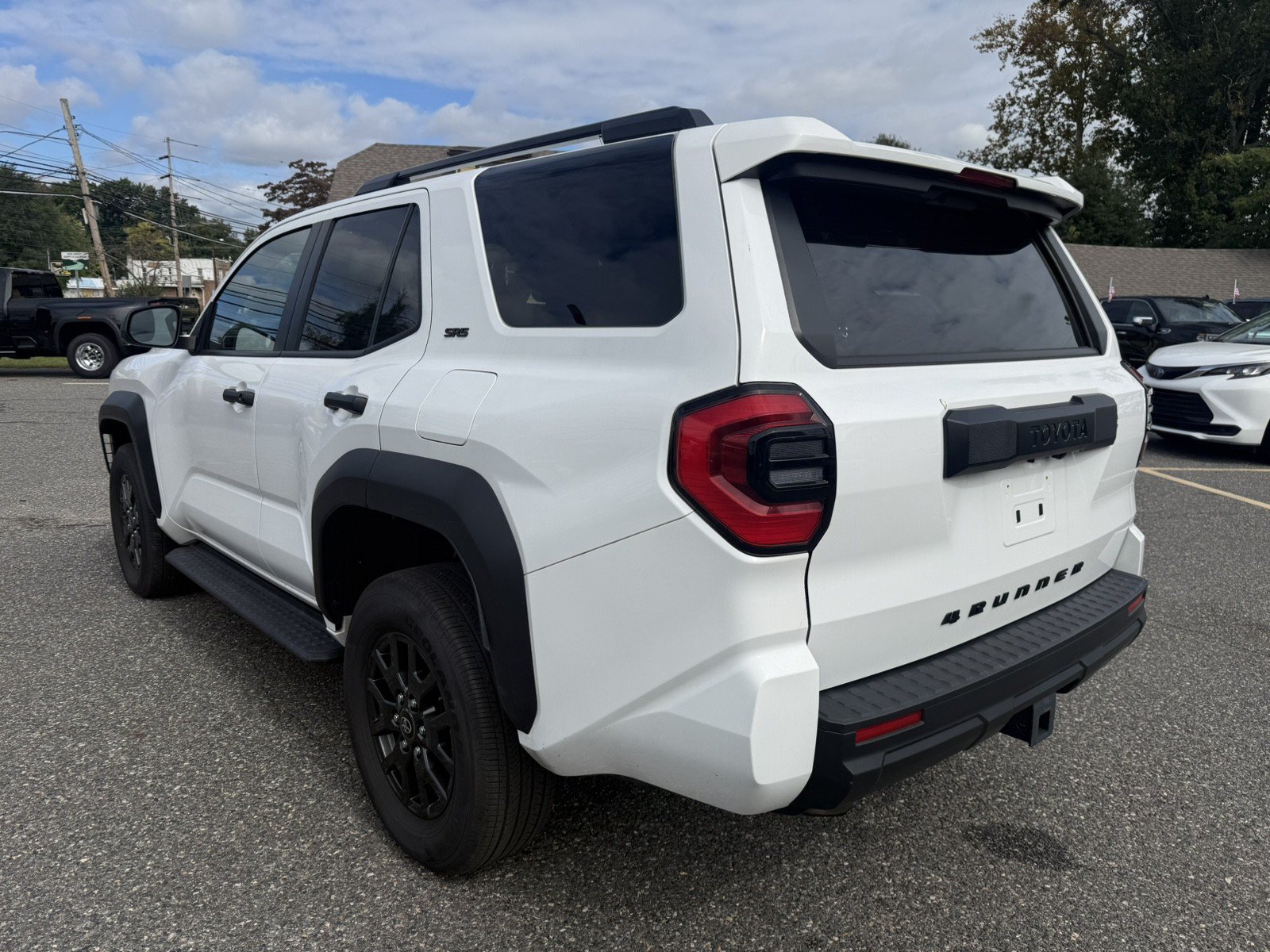 Used 2025 Toyota 4Runner SR5 AWD/4WD image 5