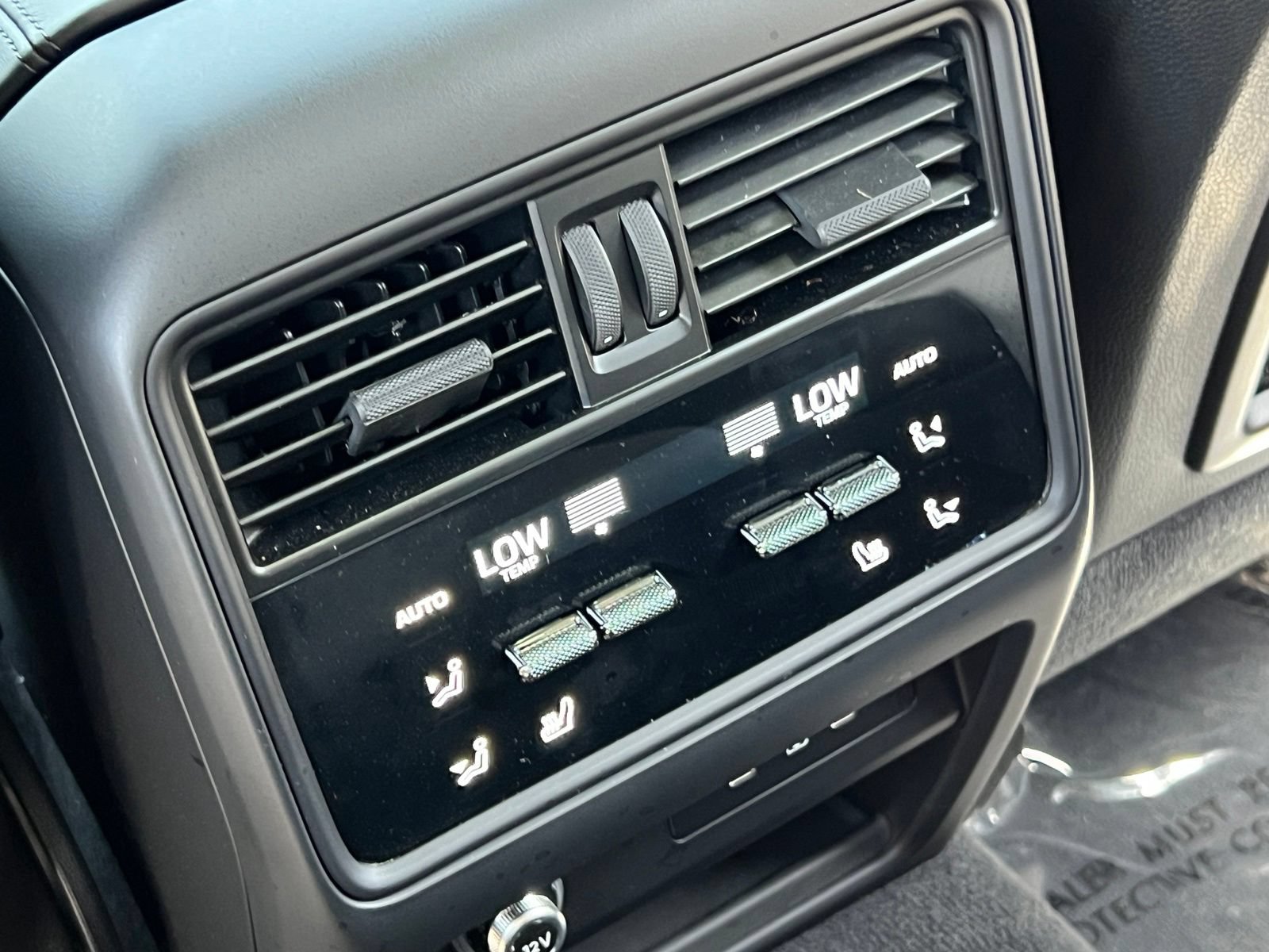 Certified 2024 Porsche Cayenne S AWD/4WD image 20