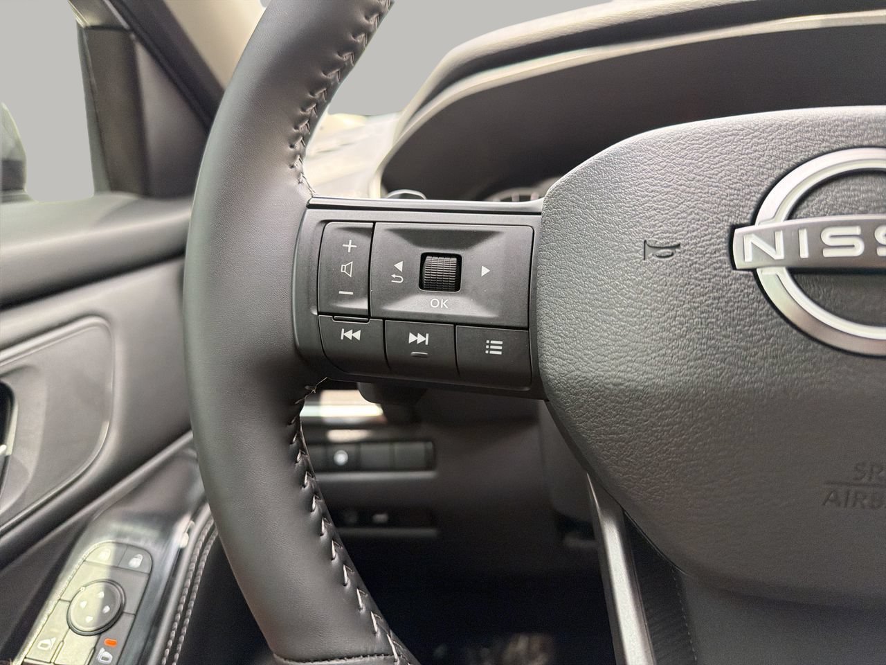 Used 2026 Nissan Rogue SV FWD image 24