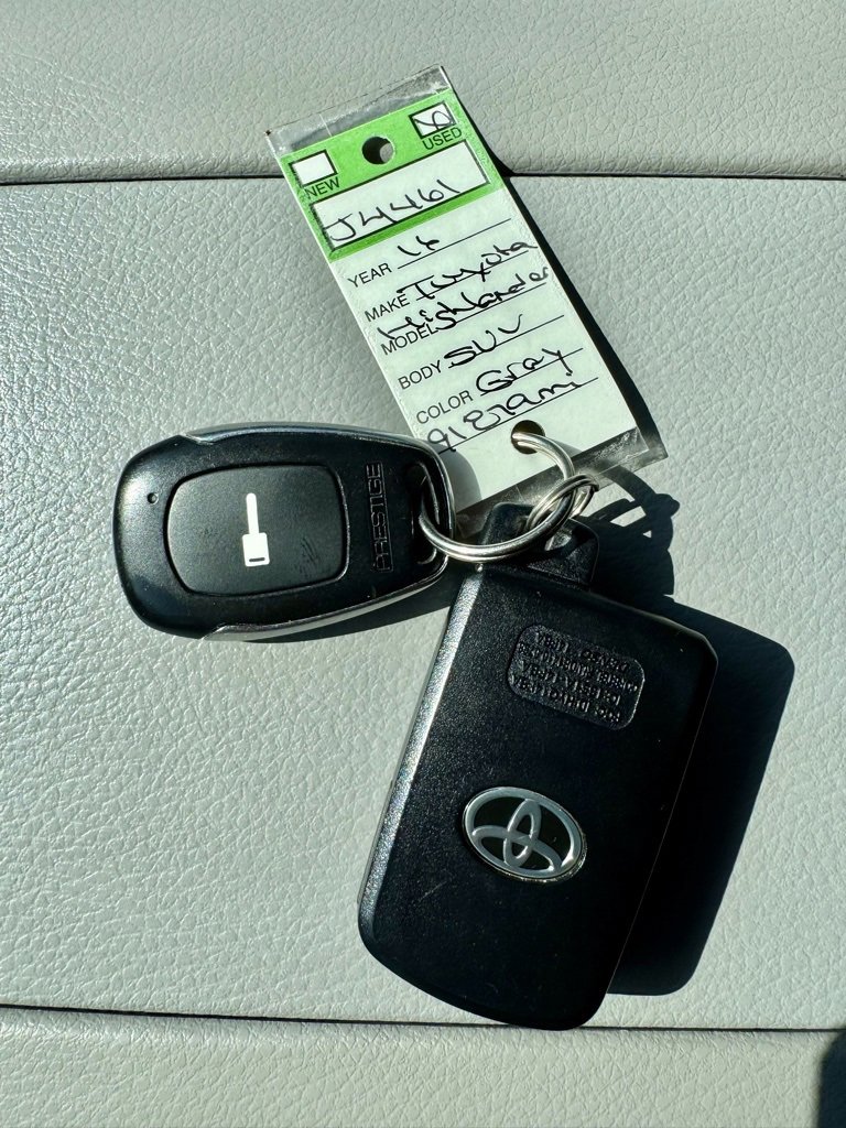 Used 2016 Toyota Highlander Limited image 47