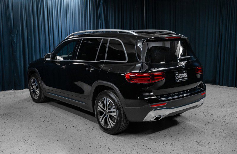 New 2026 Mercedes-Benz GLB 250 image 9