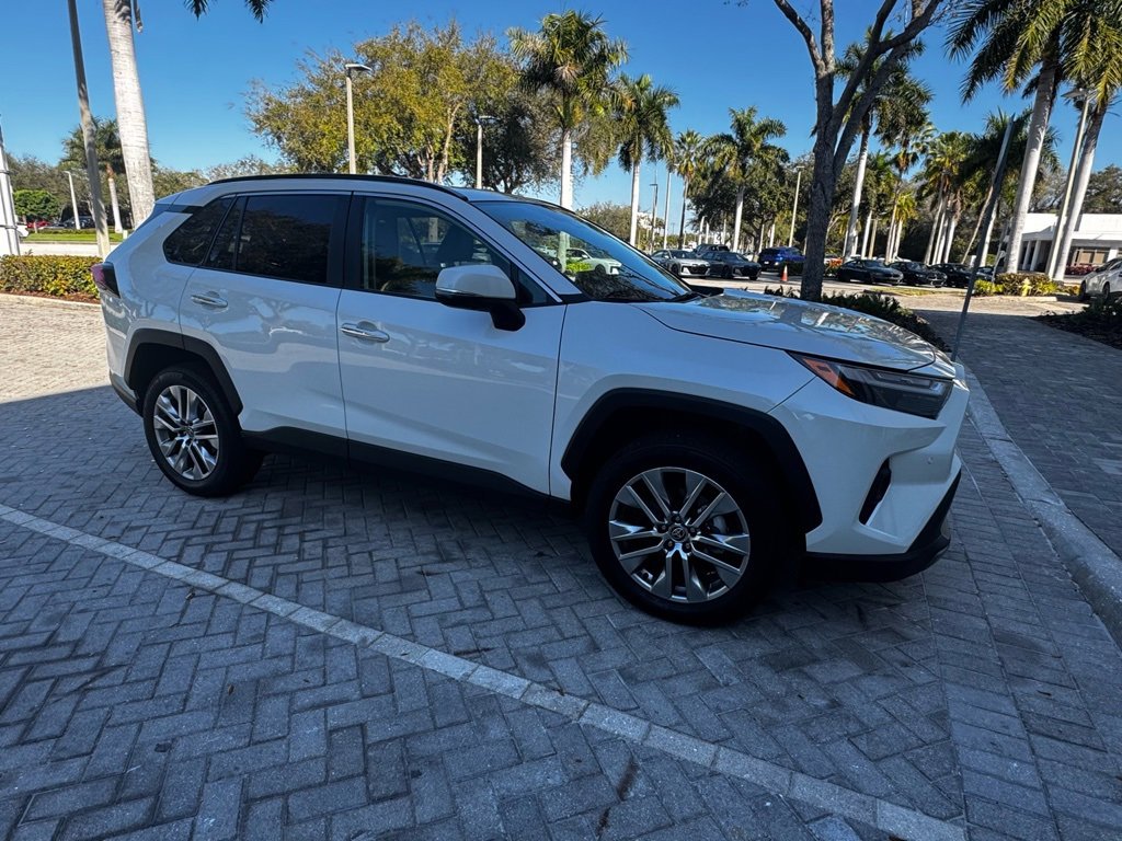 Used 2022 Toyota RAV4 Limited image 1
