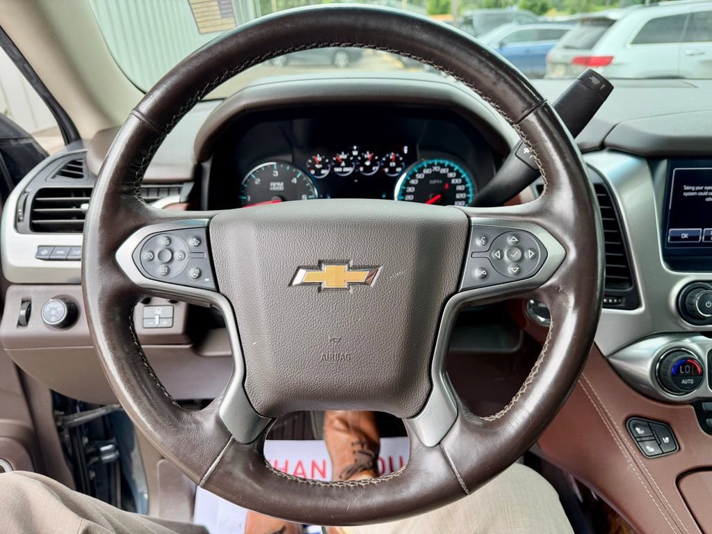 Used 2020 Chevrolet Suburban Premier AWD/4WD image 16