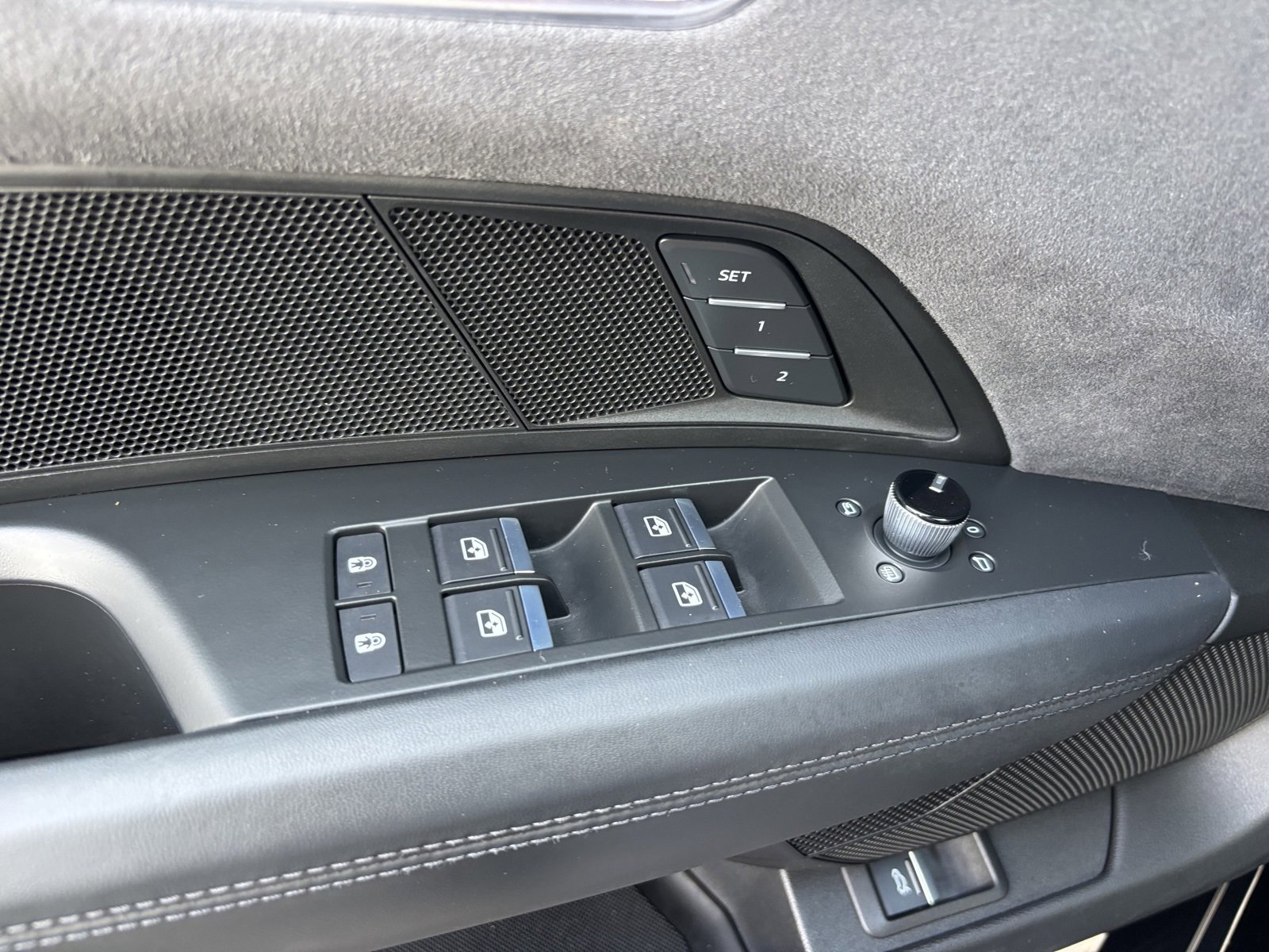 Used 2022 Audi e-tron GT Premium Plus image 17