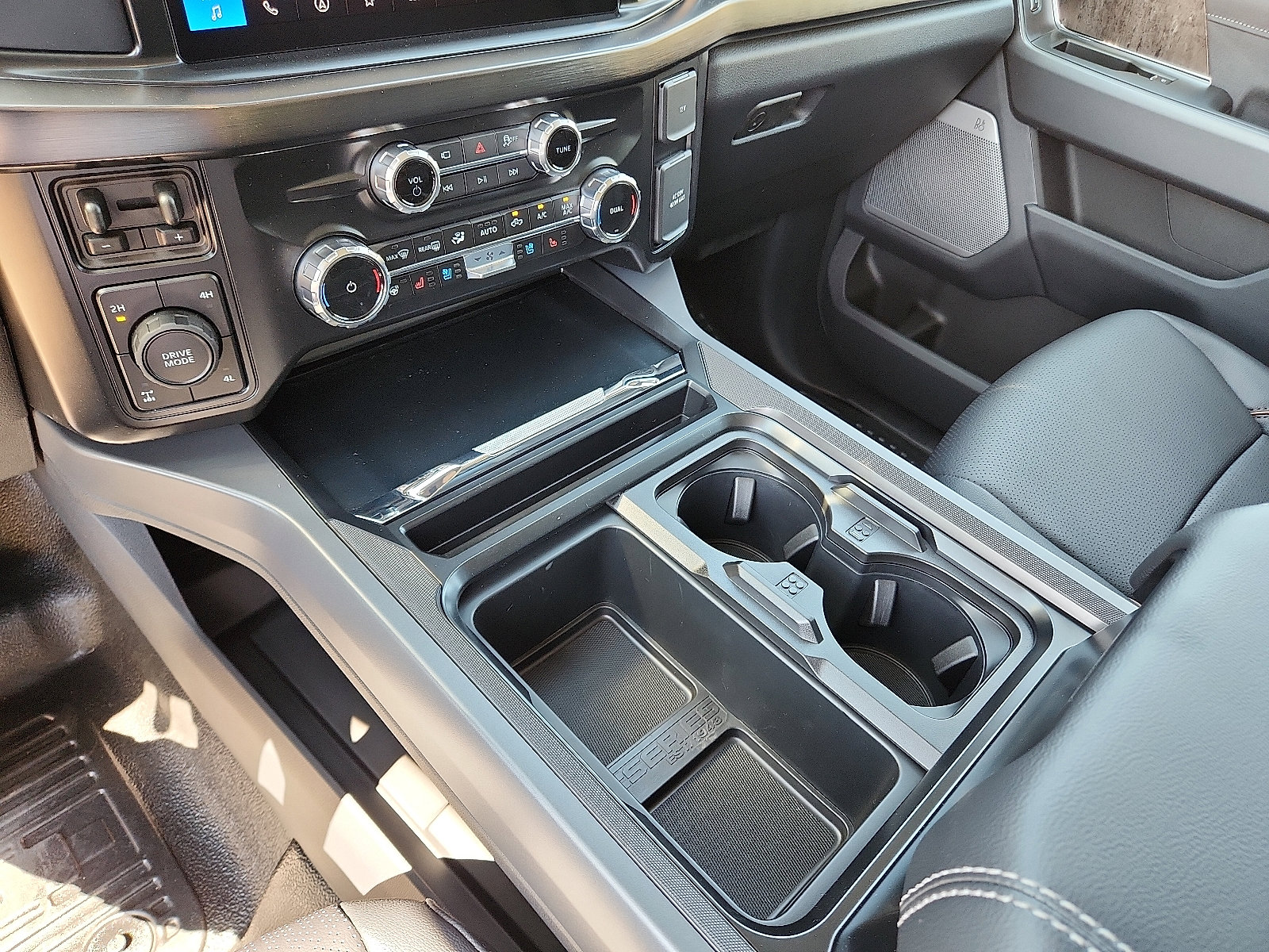 New 2026 Ford F350 Lariat image 18