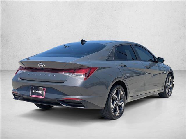 Used 2023 Hyundai Elantra SEL w/ Convenience Package FWD image 5