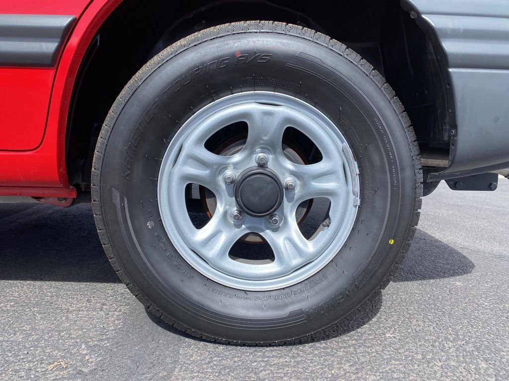 Used 2003 Chevrolet Tracker 2WD image 14