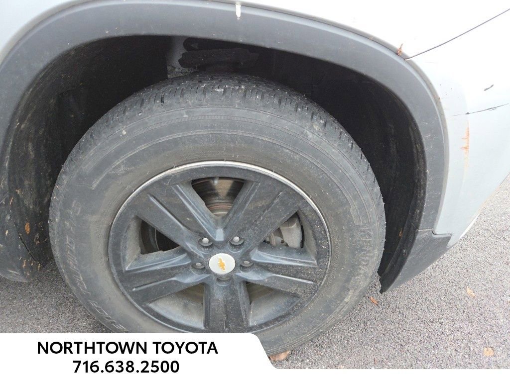 Used 2020 Chevrolet Trax LT w/ LT Convenience Package image 2