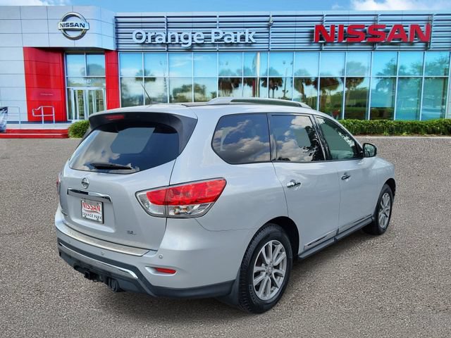 Used 2016 Nissan Pathfinder SL w/ SL Tech Package FWD image 2