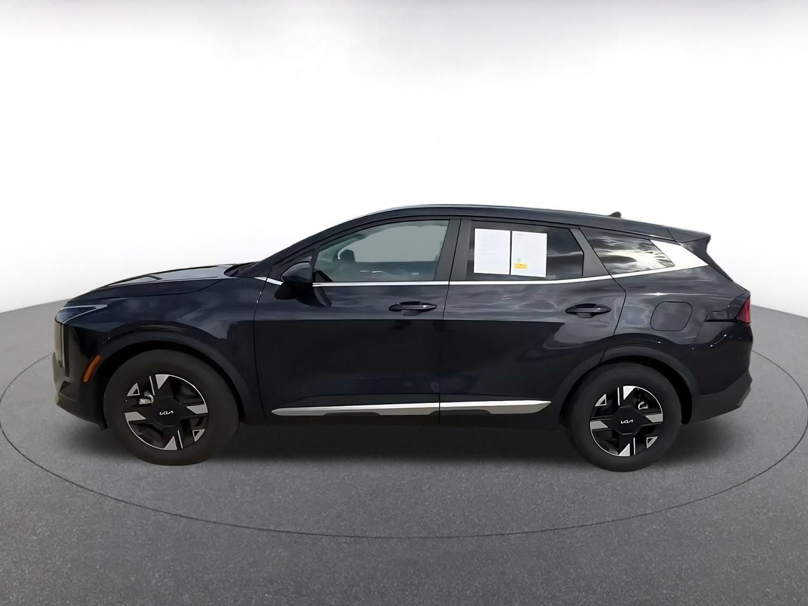 Used 2026 Kia Sportage LX FWD image 8