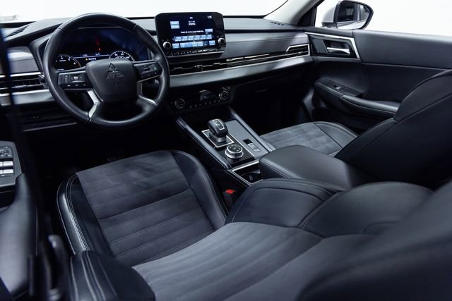 Used 2024 Mitsubishi Outlander image 20