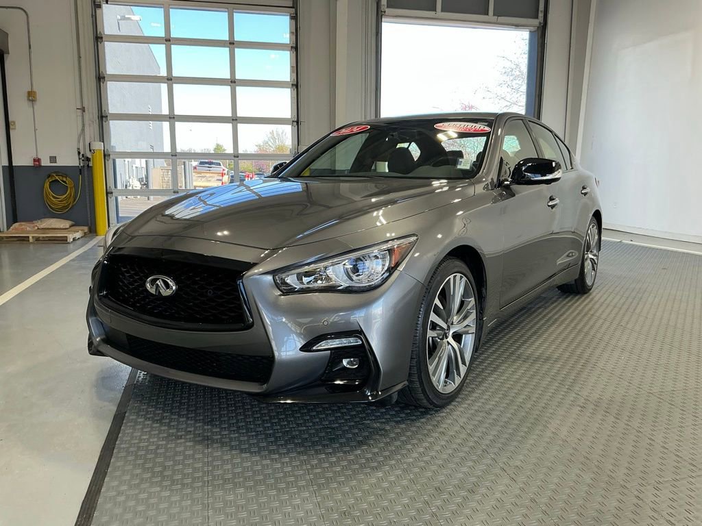 Used 2024 INFINITI Q50 Sensory image 2