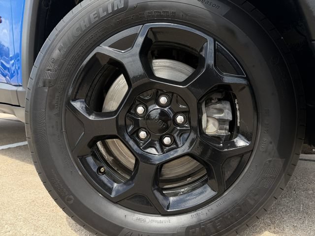 Used 2024 Jeep Compass Trailhawk AWD/4WD image 9