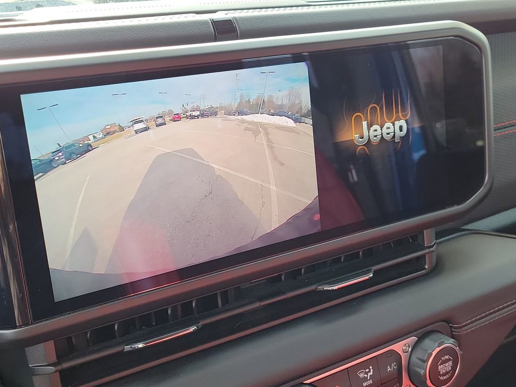 Used 2024 Jeep Wrangler Unlimited Rubicon w/ XTREMEE 35" Tire Package image 29