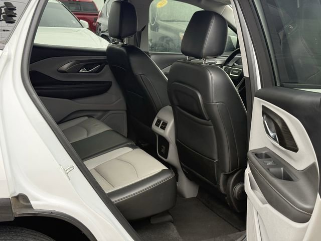 Used 2023 GMC Terrain SLT image 30