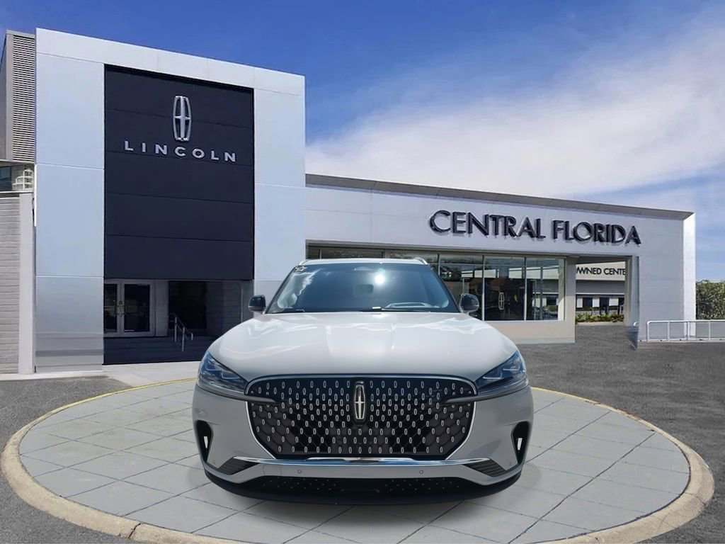 Used 2025 Lincoln Aviator Reserve w/ Equipment Group 201A image 8