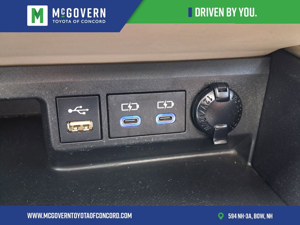 Used 2022 Toyota Highlander Platinum AWD/4WD image 35