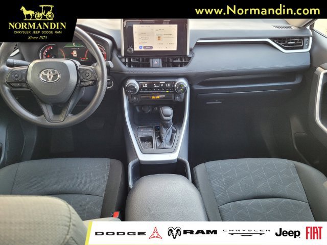 Used 2025 Toyota RAV4 XLE FWD image 6