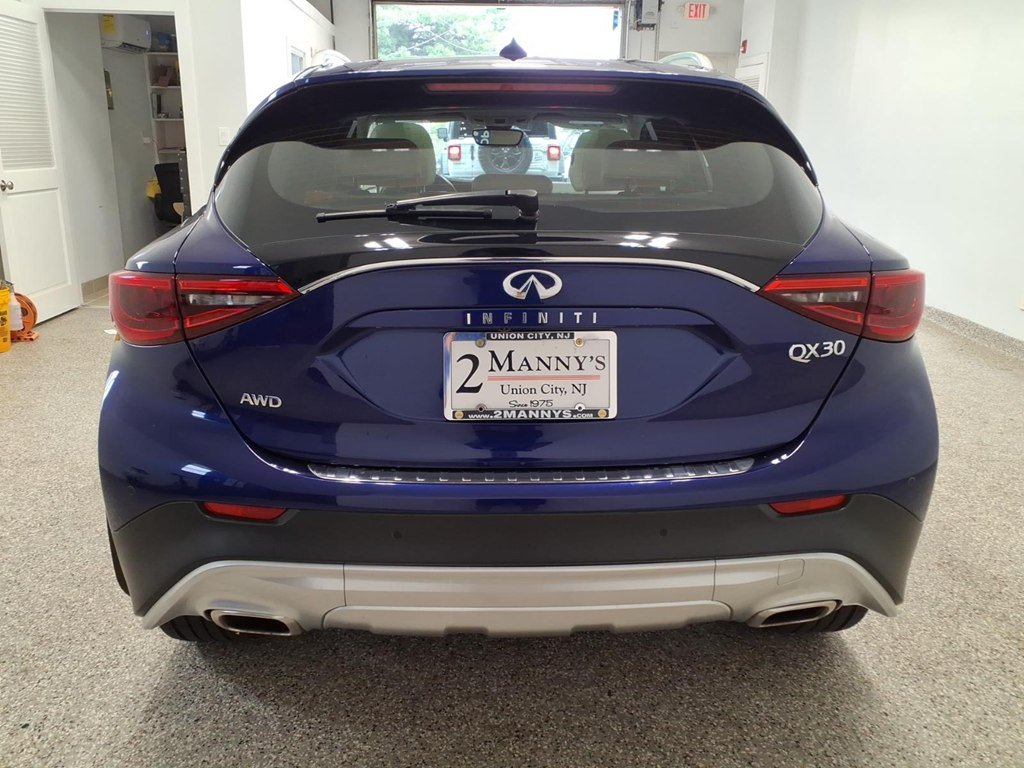 Used 2019 INFINITI QX30 AWD w/ Navigation Package w/ Navigation Package image 5