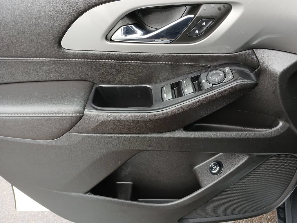 Certified 2023 Chevrolet Traverse LT FWD image 24