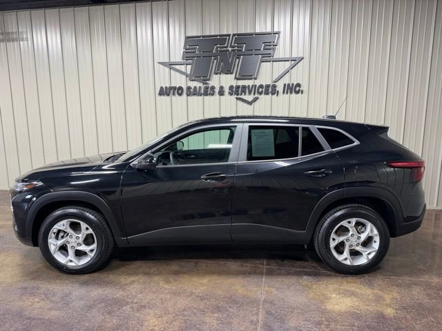 Used 2024 Chevrolet Trax LS w/ LS Convenience Package FWD image 3