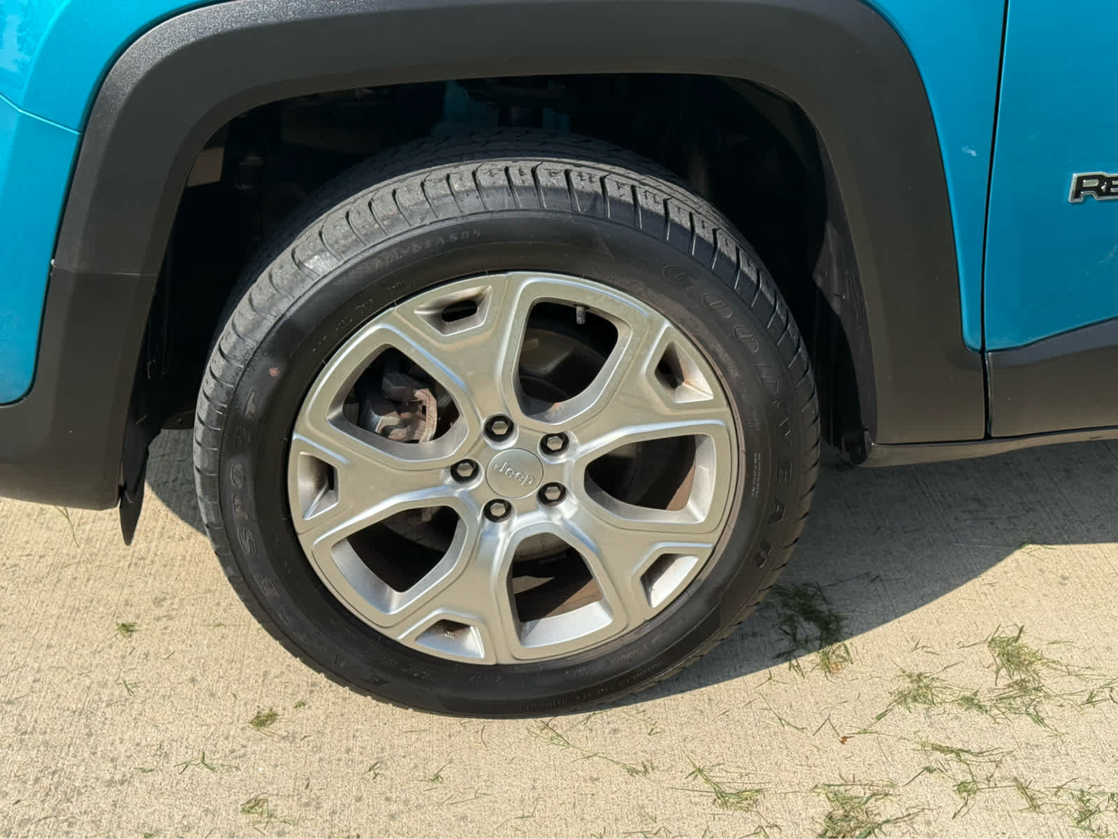 Used 2022 Jeep Renegade Limited AWD/4WD image 9