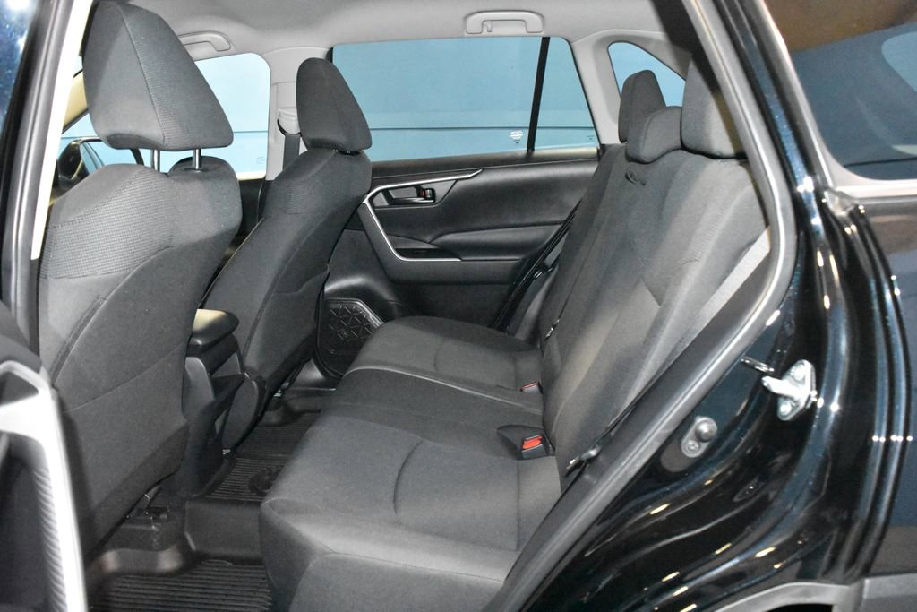 Used 2021 Toyota RAV4 LE image 20