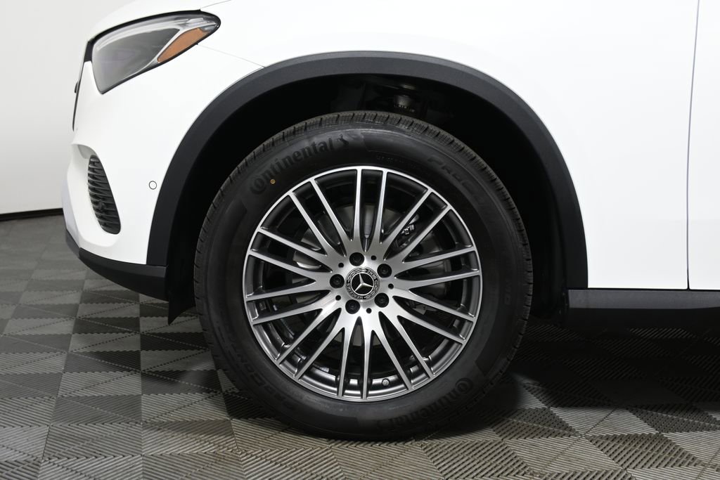 Certified 2025 Mercedes-Benz GLC 300 4MATIC image 11