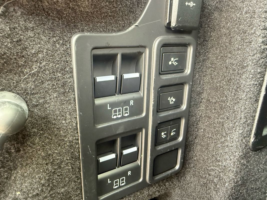 Used 2022 Land Rover Discovery HSE R-Dynamic AWD/4WD image 20