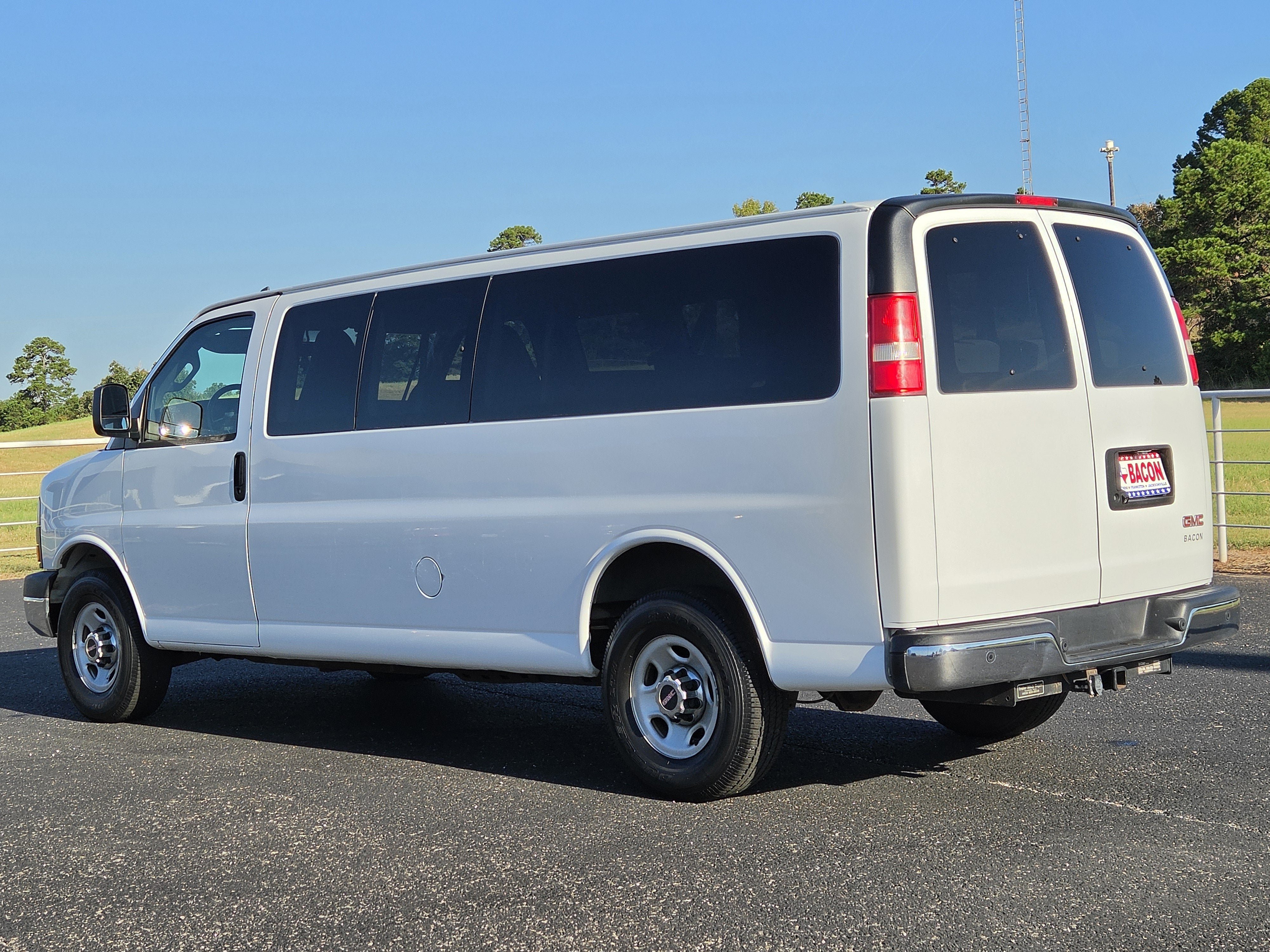 Used 2016 GMC Savana 3500 LT w/ LT Preferred Equipment Group RWD image 6