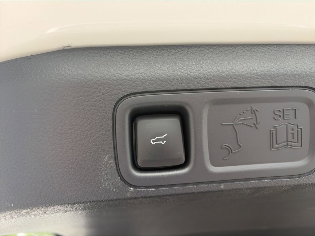 Used 2024 Ford Expedition Limited RWD image 34