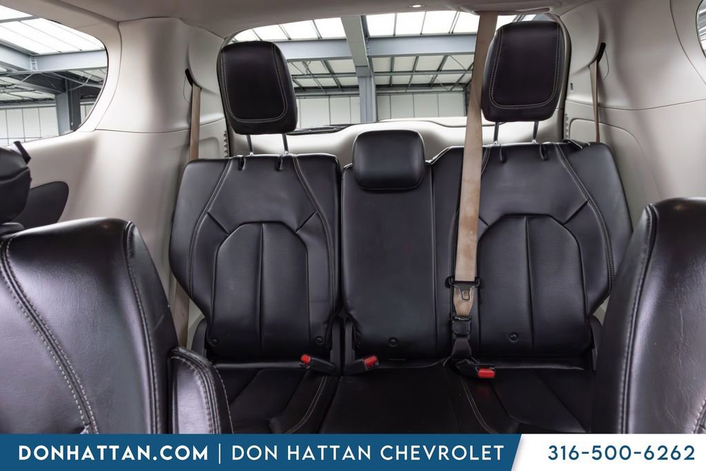 Used 2021 Chrysler Voyager Lxi FWD image 16