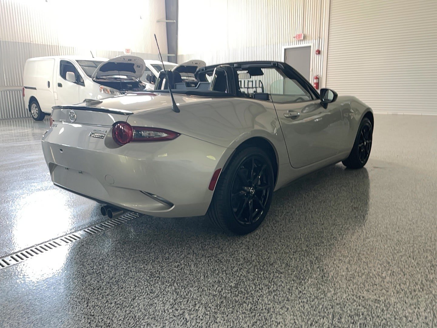 Used 2023 MAZDA MX-5 Miata Club RWD image 9