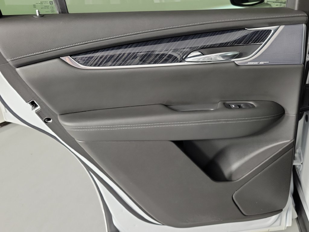 Certified 2023 Cadillac XT6 Premium Luxury w/ Technology Package FWD image 15