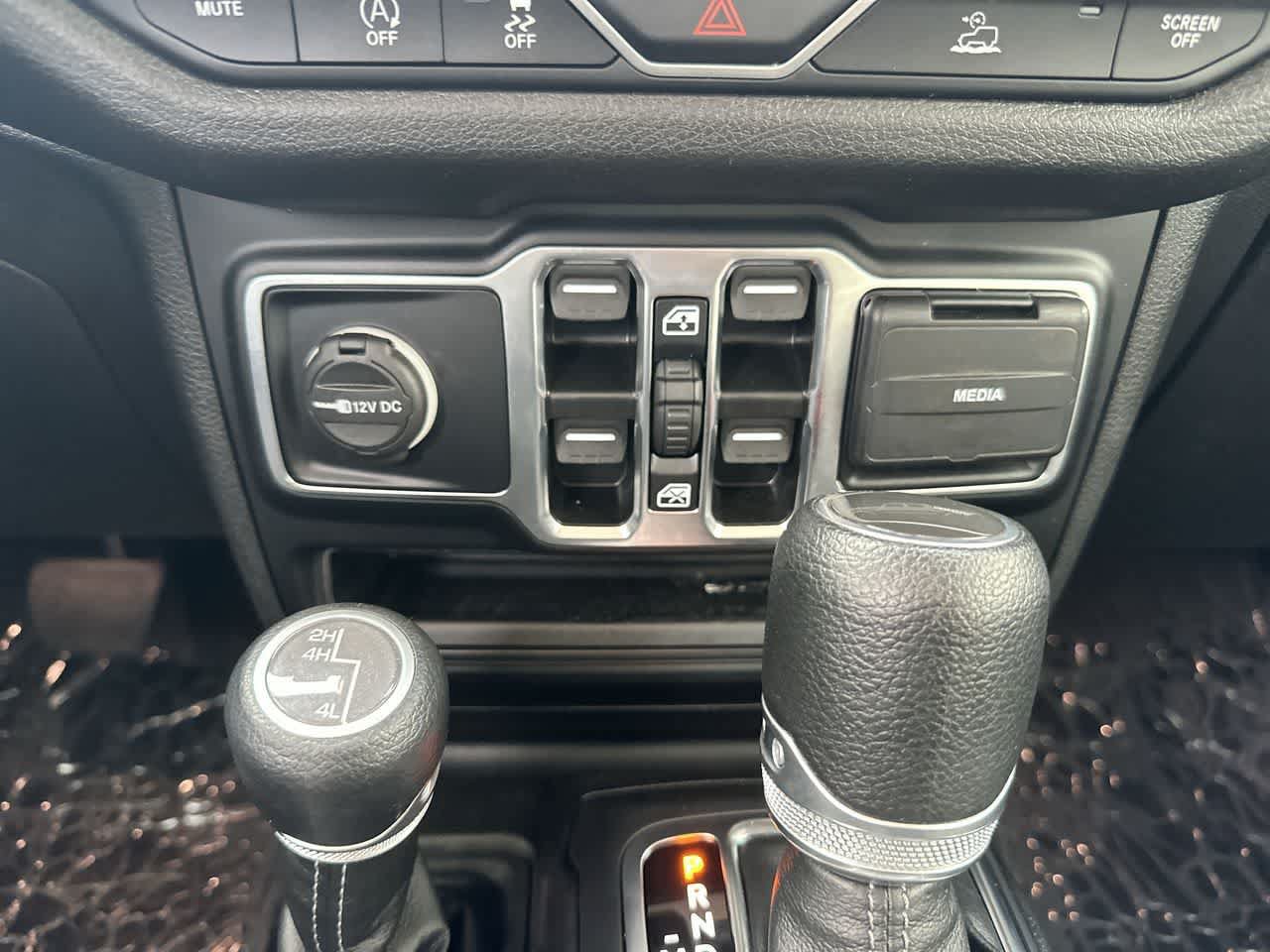 Certified 2024 Jeep Gladiator Sport AWD/4WD image 19