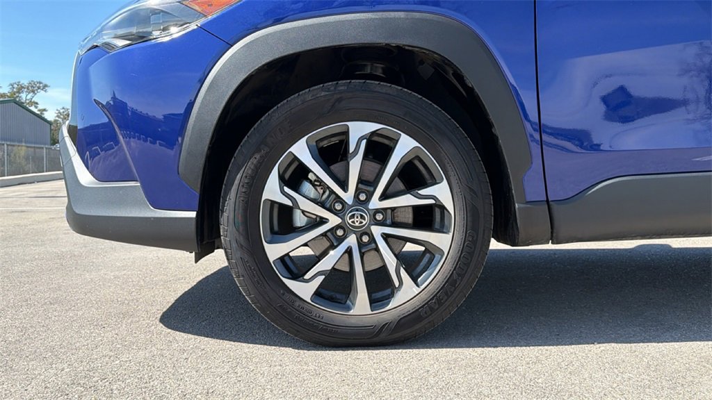 Certified 2025 Toyota Corolla Cross XLE w/ Convenience Package image 12