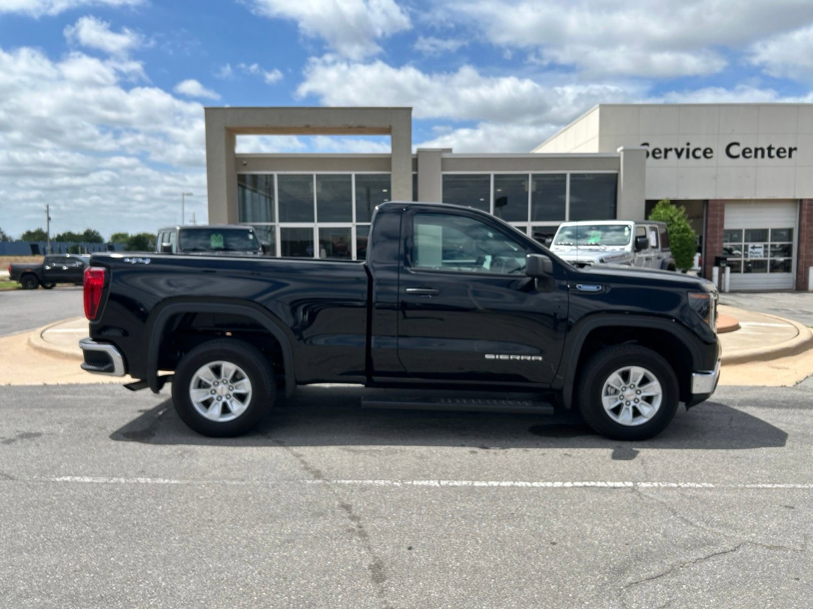 Used 2025 GMC Sierra 1500 Pro w/ Pro Value Package AWD/4WD image 4