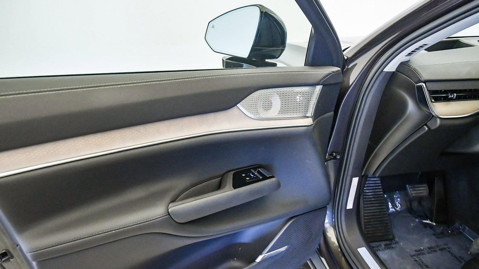 Certified 2025 Volvo EX90 Ultra image 24