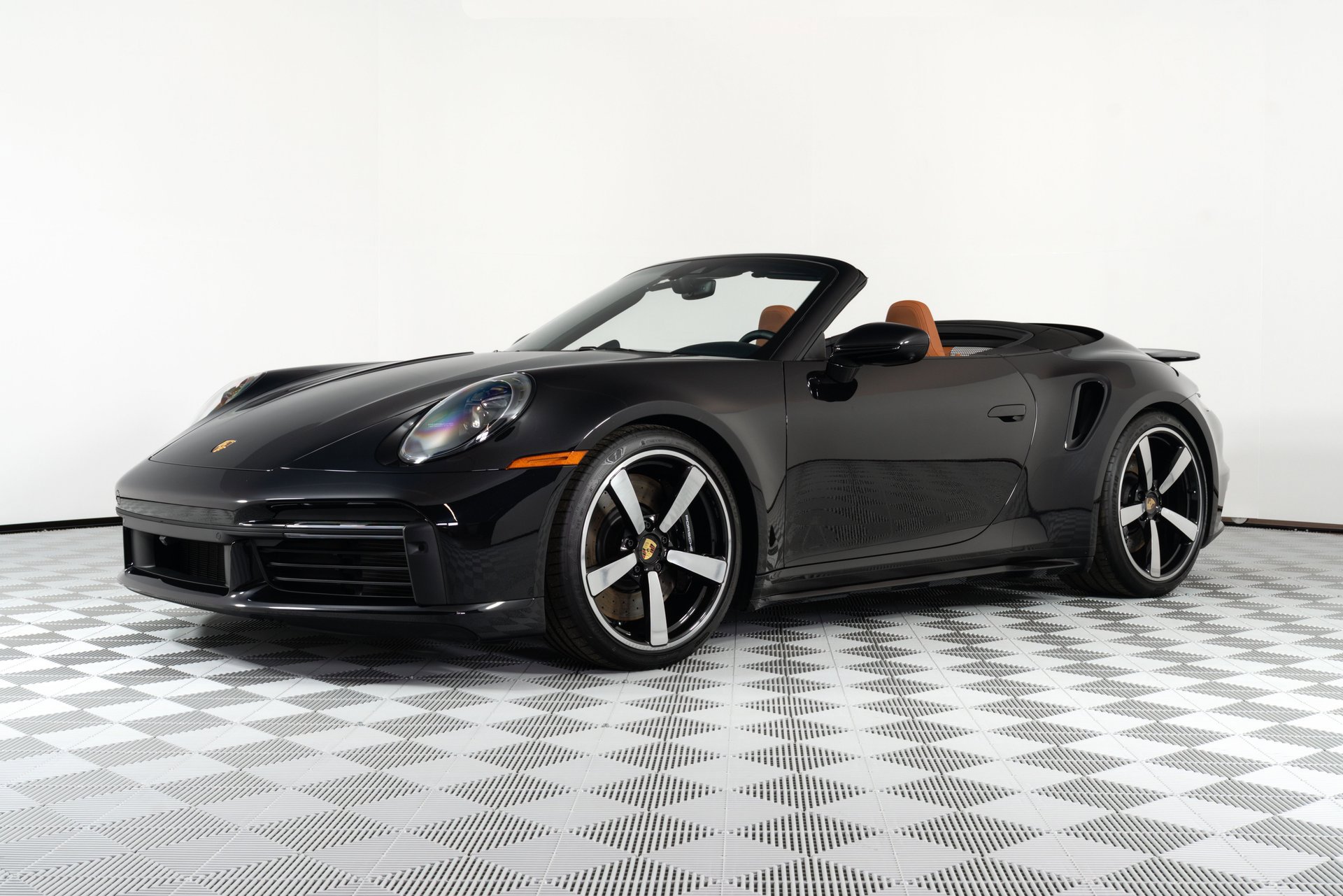 Used 2024 Porsche 911 Turbo image 3