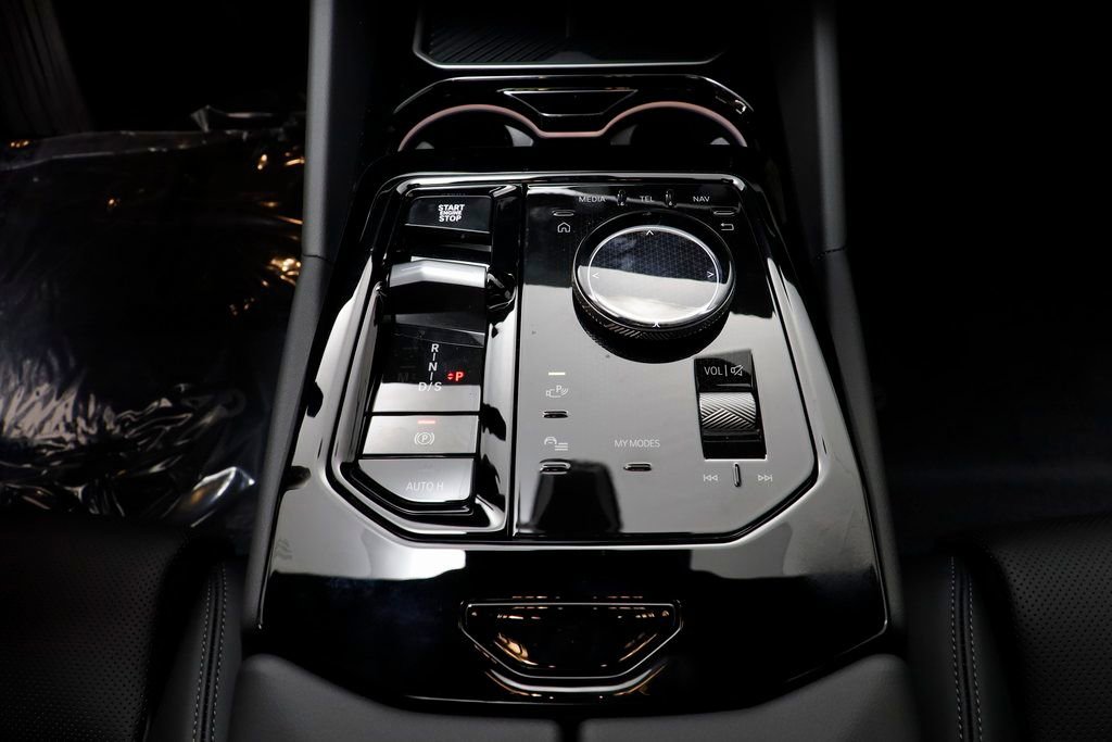 New 2026 BMW 530i xDrive w/ M Sport Package image 13