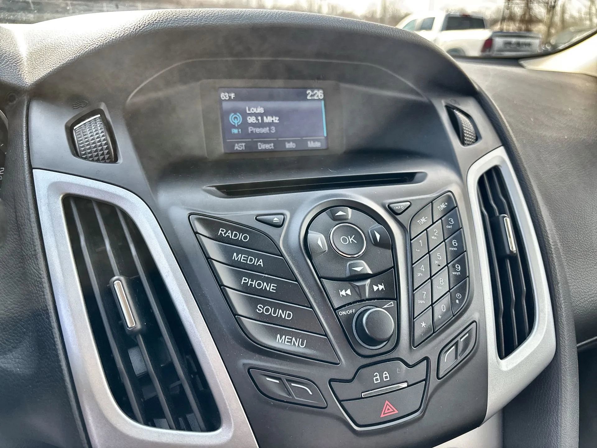 Used 2014 Ford Focus SE w/ SE Winter Package image 12