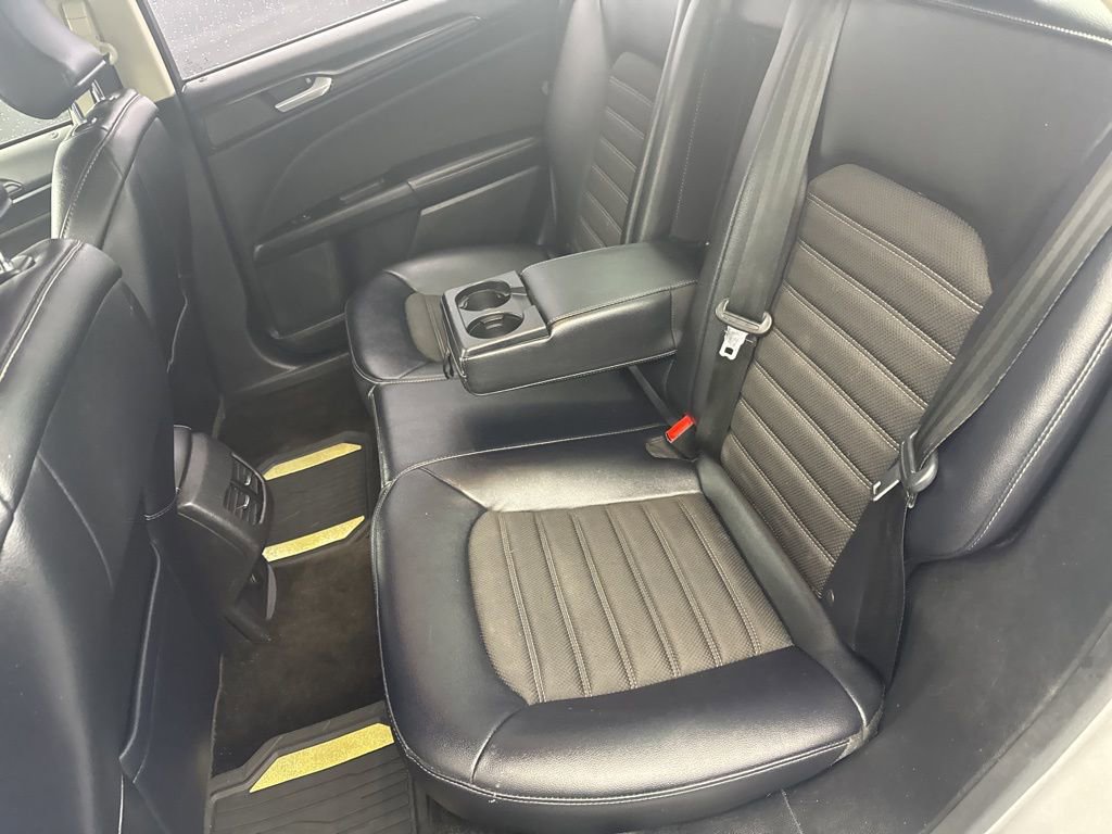 Used 2018 Ford Fusion SE w/ Equipment Group 601A image 32