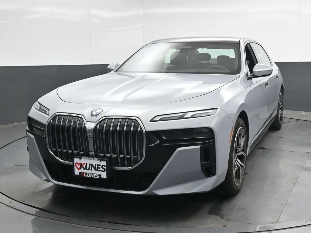 Used 2026 BMW 740i xDrive AWD/4WD image 6