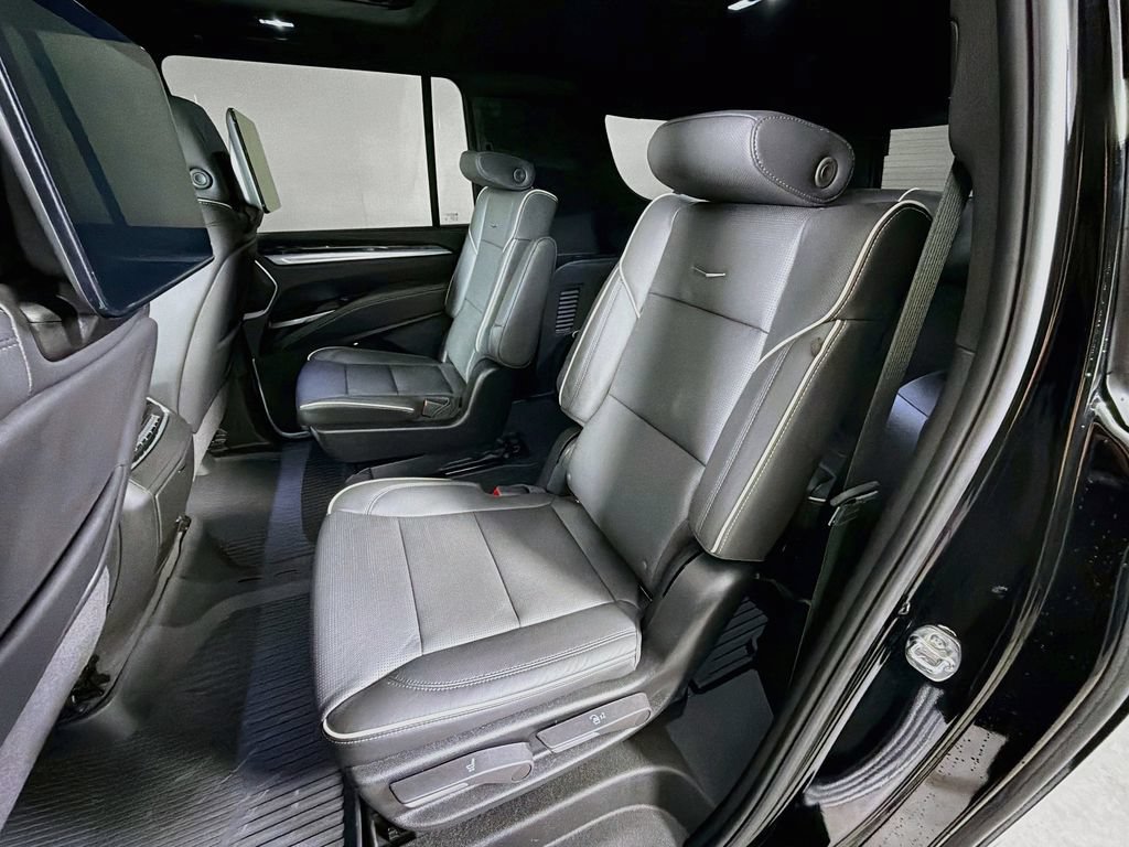 Used 2026 Cadillac Escalade ESV Sport w/ LPO, ONYX Package AWD/4WD image 20