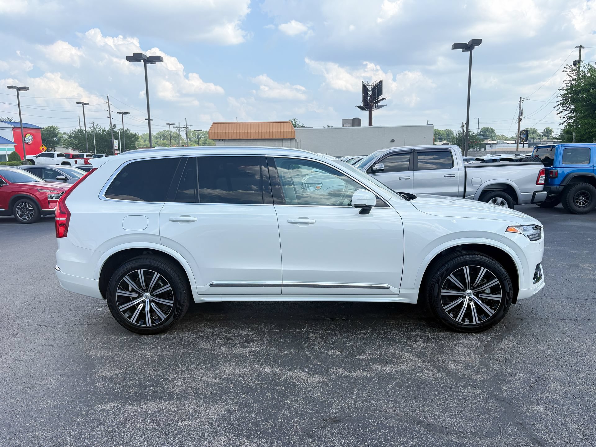 Used 2025 Volvo XC90 B5 Core AWD/4WD image 20